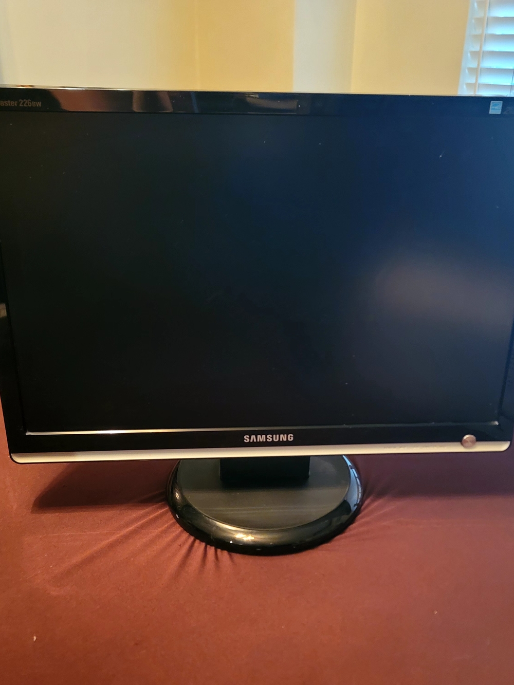 Samsung SyncMaster 226BW 22-inch LCD computer monitor in black